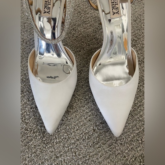 BADGLEY MISCHKA Kamilah White Women's Heels - Picture 5 of 6